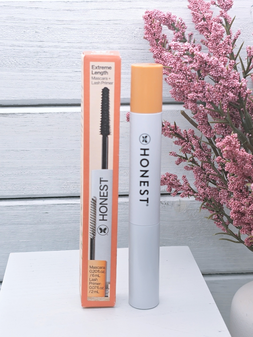 Honest Beauty Mascara + Lash Primer in Black